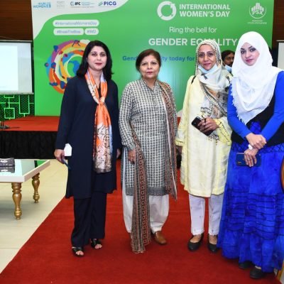 Dr Shamsahd Akhtar (22)
